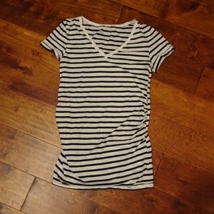 Gap Pure Body Maternity striped v-neck tee